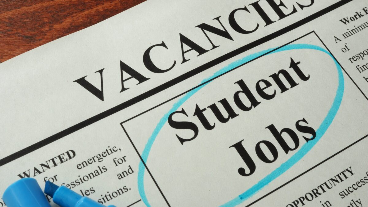 Jobs für 14 Jährige: Alles, was du über Ferienjobs, Nebenjobs und Schülerjobs ab 14 Jahren wissen musst