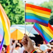 Marken überdenken Pride-Monats-Kampagnen nach prominenten Fehltritten