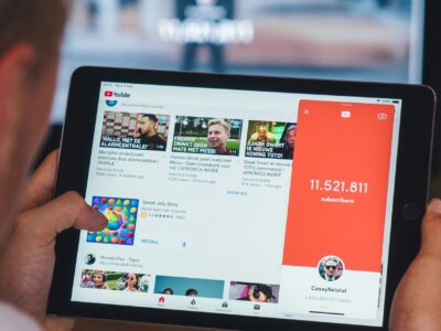 Mit Aufrufen Geld verdienen: Wie viel Geld verdient man mit 1 Milliarde Klicks auf YouTube?