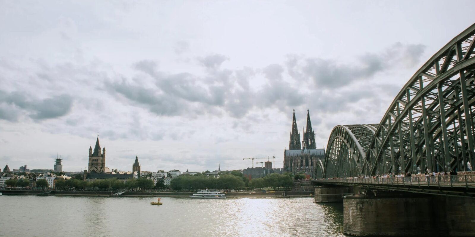 Wie viele Feiertage hat NRW Infos zu Feiertagen in Nordrhein-Westfalen 2025, 2026 und 2027