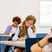Wie alt ist man in der 10. Klasse Der Alterscheck für jede Schulform